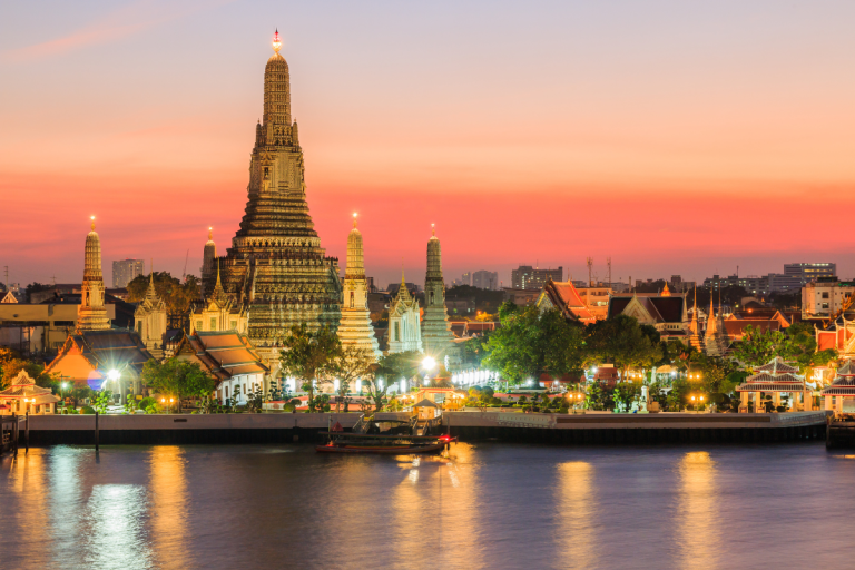 Unique Travel Experiences You Must Try With Travelisters